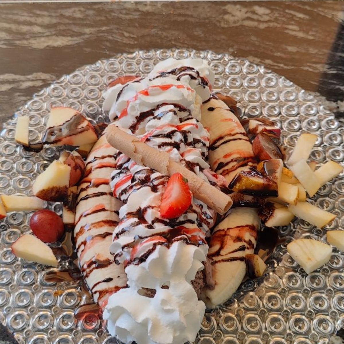 Crêpe with fruit & chocolate